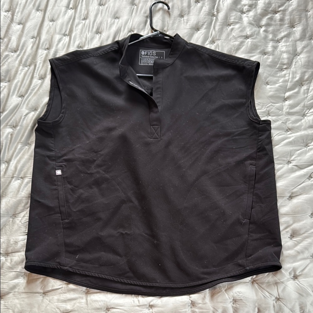 FIGS Rafaela Scrub Top in Black size S
